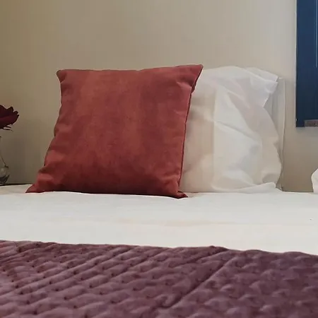 Les Rosiers Tatil Evi *